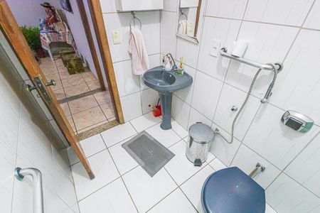 Casa à venda com 432m², 5 quartos e 4 vagasBanheiro- Casa 02