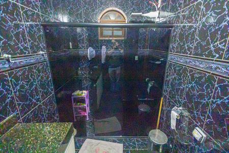 Casa à venda com 432m², 5 quartos e 4 vagasBanheiro - Casa 01