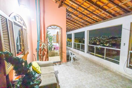 Casa à venda com 432m², 5 quartos e 4 vagasVaranda - Casa 01