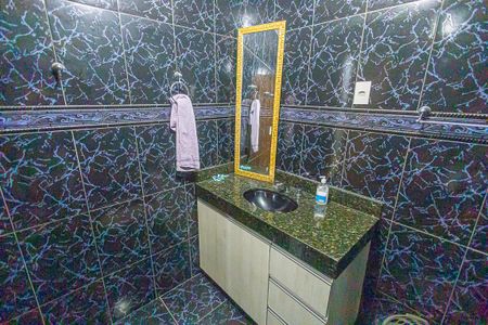 Casa à venda com 432m², 5 quartos e 4 vagasBanheiro - Casa 01