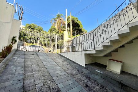 Garagem de casa à venda com 3 quartos, 350m² em Jabaquara, São Paulo