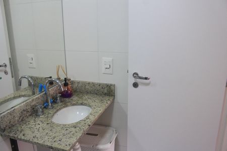 Apartamento à venda com 63m², 2 quartos e 2 vagasBanheiro da Suíte