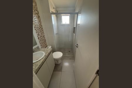 Banheiro  de apartamento para alugar com 2 quartos, 57m² em Campestre, Santo André
