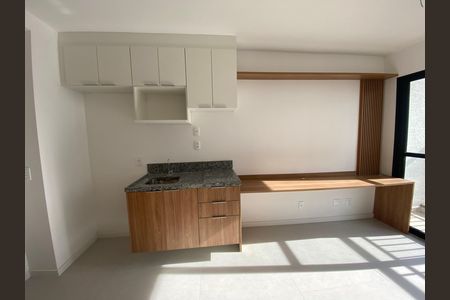 Studio à venda com 29m², 1 quarto e sem vaga Studio à venda com 29m², 1 quarto e sem vagaSala / Cozinha