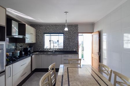 Apartamento à venda com 158m², 3 quartos e 3 vagas Apartamento à venda com 158m², 3 quartos e 3 vagasCozinha