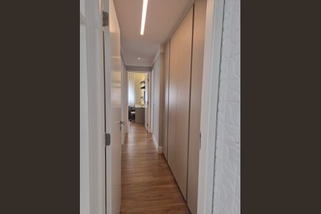 Corredor de apartamento à venda com 3 quartos, 109m² em Taquaral, Campinas