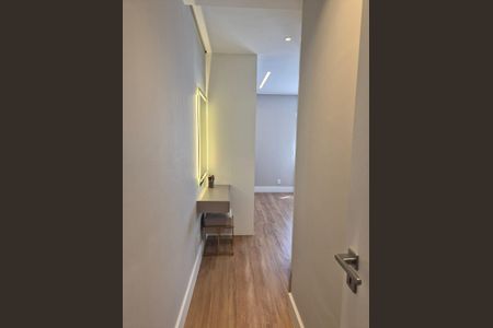 Corredor de apartamento à venda com 3 quartos, 109m² em Taquaral, Campinas
