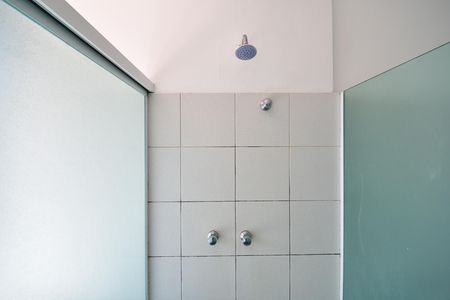 Casa de condomínio à venda com 62m², 1 quarto e 2 vagasBanheiro