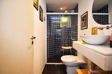 Apartamento à venda com 122m², 3 quartos e 1 vaga Apartamento à venda com 122m², 3 quartos e 1 vagabanheiro corredor
