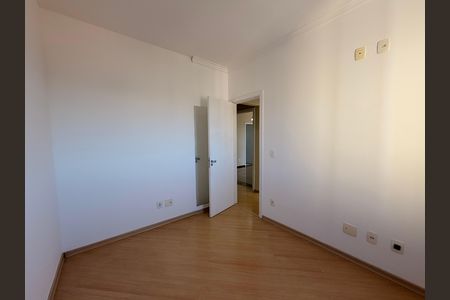 Apartamento à venda com 118m², 4 quartos e 3 vagasQuarto 2