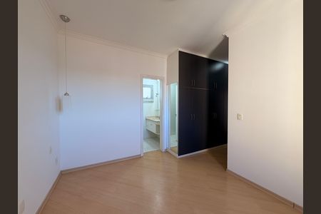 Apartamento à venda com 118m², 4 quartos e 3 vagasSuíte 2