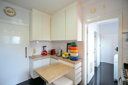 Apartamento à venda com 156m², 3 quartos e 3 vagasCozinha
