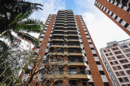 Apartamento à venda com 156m², 3 quartos e 3 vagas Apartamento à venda com 156m², 3 quartos e 3 vagasFachada