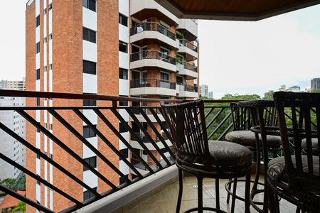 Apartamento à venda com 156m², 3 quartos e 3 vagasVaranda
