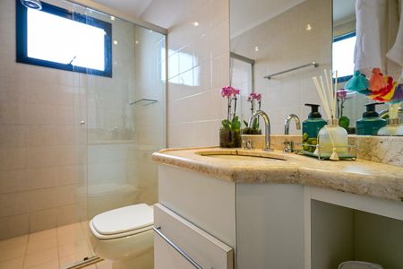 Apartamento à venda com 156m², 3 quartos e 3 vagasBanheiro Suíte 1