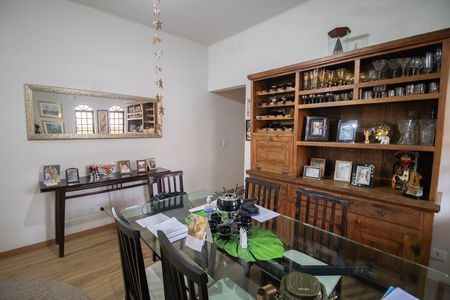Casa à venda com 155m², 3 quartos e 5 vagas Casa à venda com 155m², 3 quartos e 5 vagasSALA