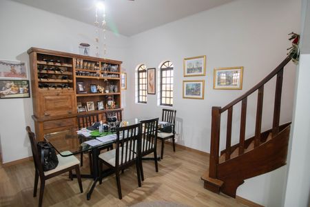Casa à venda com 155m², 3 quartos e 5 vagas Casa à venda com 155m², 3 quartos e 5 vagasSALA