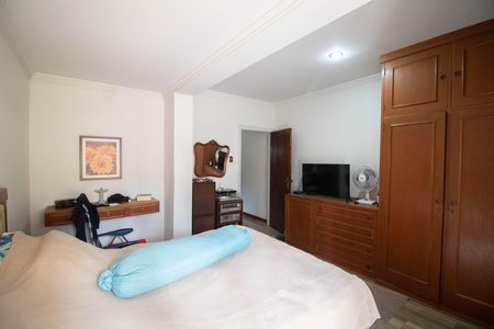 Casa à venda com 155m², 3 quartos e 5 vagas Casa à venda com 155m², 3 quartos e 5 vagasSUÍTE