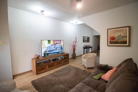 Casa à venda com 155m², 3 quartos e 5 vagas Casa à venda com 155m², 3 quartos e 5 vagasSALA