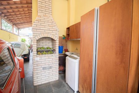 Casa à venda com 155m², 3 quartos e 5 vagas Casa à venda com 155m², 3 quartos e 5 vagasGARAGEM E ÁREA DE SERVIÇO