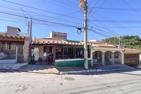 Casa para alugar com 270m², 4 quartos e 2 vagasFachada + plaquinha