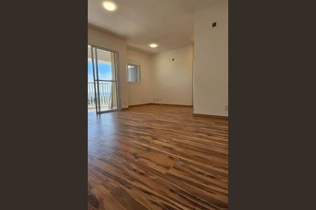 Apartamento à venda com 67m², 2 quartos e 1 vagaSala
