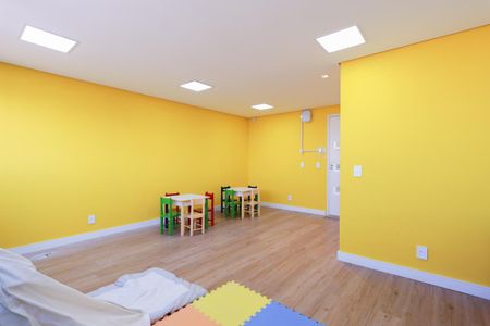 Apartamento à venda com 42m², 2 quartos e 1 vaga Apartamento à venda com 42m², 2 quartos e 1 vagaÁrea comum - Brinquedoteca