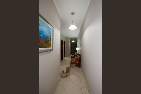 Casa à venda com 505m², 6 quartos e 2 vagasCorredor