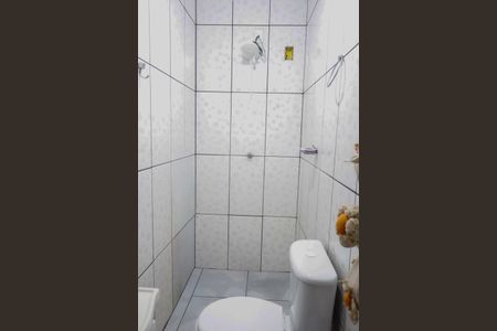 Casa à venda com 50m², 3 quartos e 2 vagasBanheiro da Suíte 2