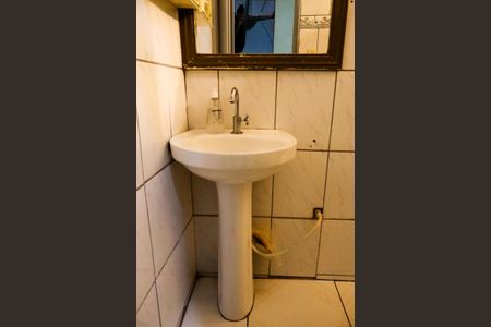 Casa à venda com 50m², 3 quartos e 2 vagasBanheiro