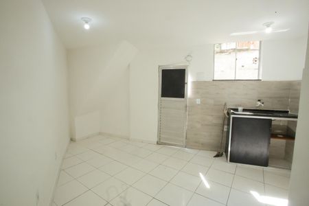 Quarto de kitnet/studio para alugar com 0 quarto, 30m² em Taquara, Rio de Janeiro