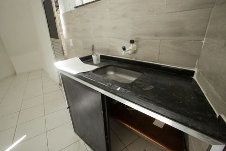 Cozinha de kitnet/studio para alugar com 0 quarto, 30m² em Taquara, Rio de Janeiro