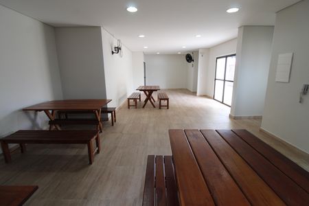 Apartamento para alugar com 70m², 2 quartos e 1 vagaÁrea comum - Salão de Festas