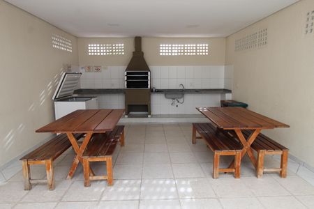 Apartamento para alugar com 70m², 2 quartos e 1 vagaÁrea comum - Churrasqueira