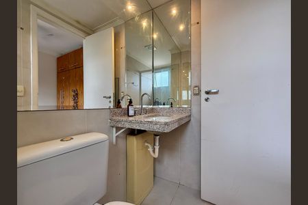 Apartamento à venda com 130m², 3 quartos e 2 vagasBanheiro Suíte 1