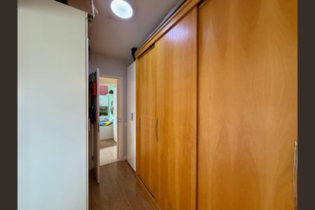 Apartamento à venda com 130m², 3 quartos e 2 vagasCloset Suíte 2
