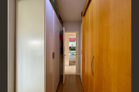 Apartamento à venda com 130m², 3 quartos e 2 vagasCloset Suíte 2