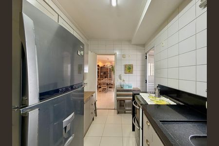 Apartamento à venda com 130m², 3 quartos e 2 vagasCozinha
