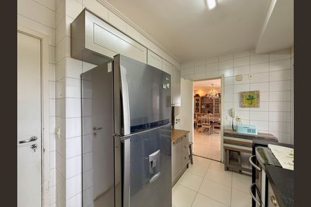 Apartamento à venda com 130m², 3 quartos e 2 vagasCozinha