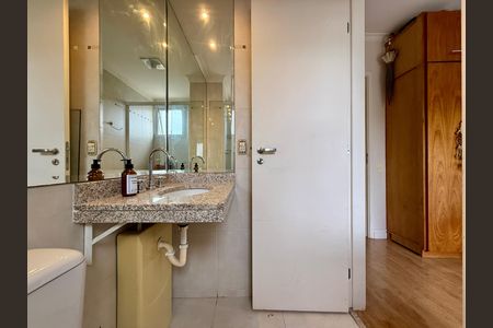 Apartamento à venda com 130m², 3 quartos e 2 vagasBanheiro Suíte 1