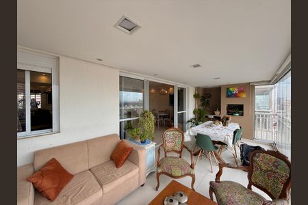 Apartamento à venda com 130m², 3 quartos e 2 vagasVaranda