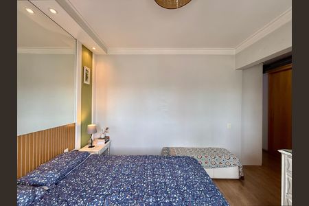 Apartamento à venda com 130m², 3 quartos e 2 vagasSuíte 2