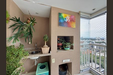 Apartamento à venda com 130m², 3 quartos e 2 vagasVaranda