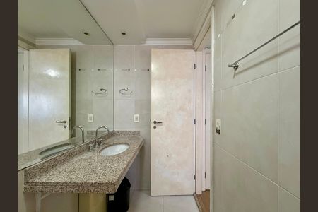 Apartamento à venda com 130m², 3 quartos e 2 vagasBanheiro Suíte 3