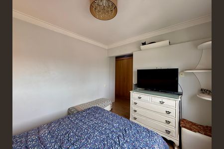 Apartamento à venda com 130m², 3 quartos e 2 vagasSuíte 2