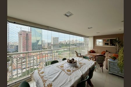 Varanda  de apartamento à venda com 3 quartos, 130m² em Chácara Santo Antônio (zona Sul), São Paulo