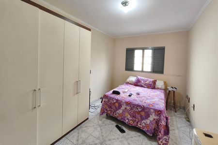 Casa à venda com 248m², 2 quartos e 3 vagas Casa à venda com 248m², 2 quartos e 3 vagasSala