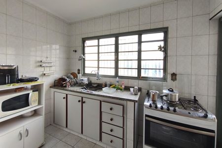 Casa à venda com 248m², 2 quartos e 3 vagas Casa à venda com 248m², 2 quartos e 3 vagasCozinha