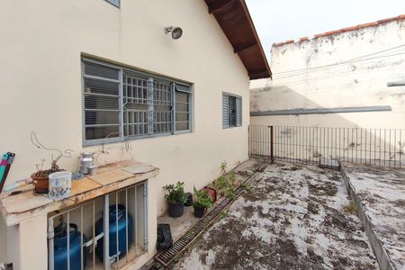 Casa à venda com 248m², 2 quartos e 3 vagas Casa à venda com 248m², 2 quartos e 3 vagasQuintal