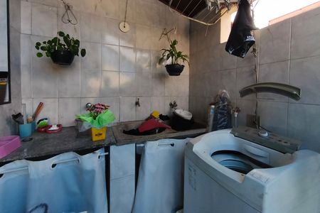 Casa à venda com 248m², 2 quartos e 3 vagas Casa à venda com 248m², 2 quartos e 3 vagasCasa 2 - Área de serviço